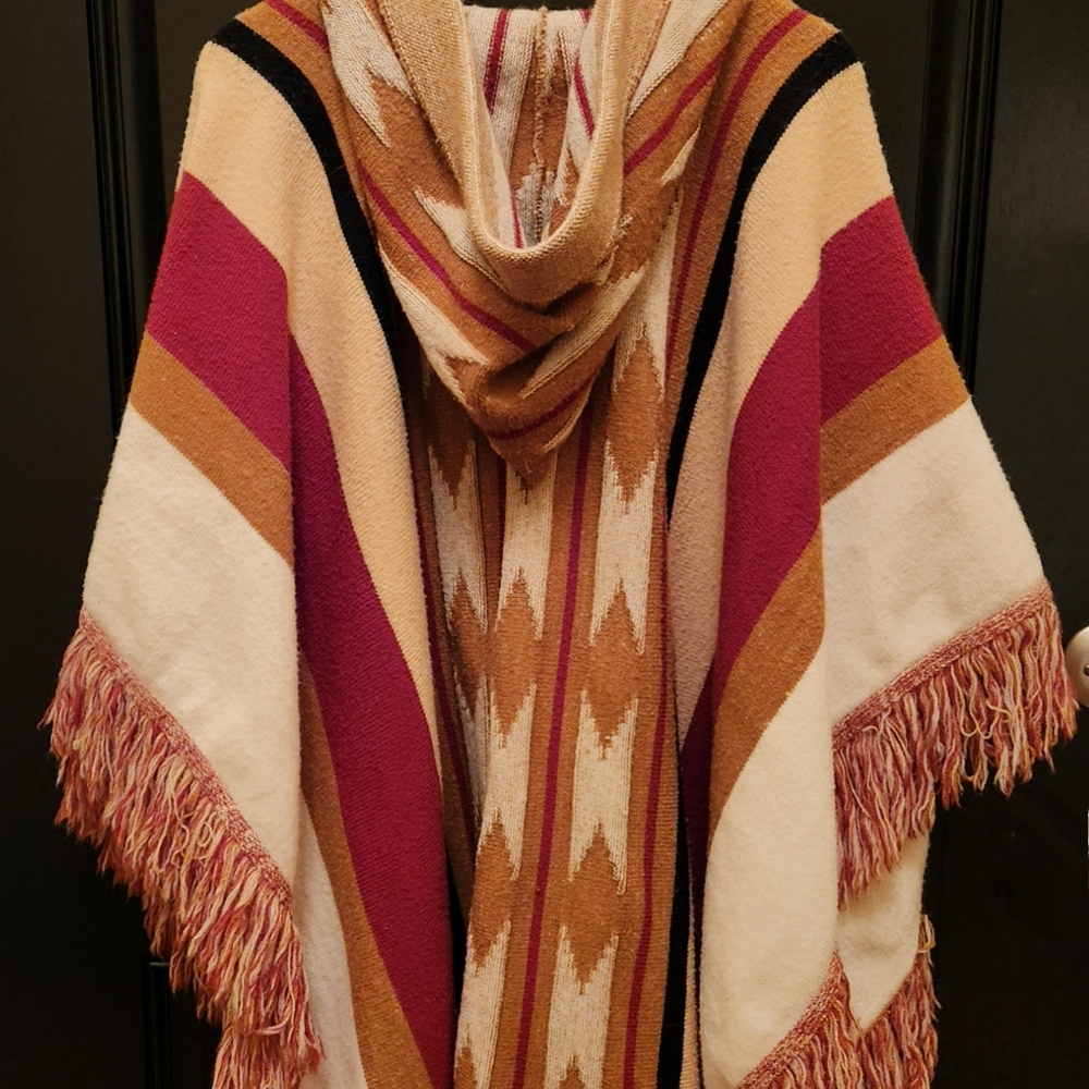 Vintage 70's Cuddle Knit South Western Hooded Fringe Poncho~OSFM - Picture 2 of 11